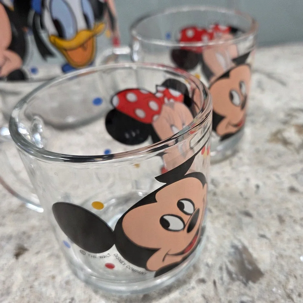 Vintage Anchor Hocking Disney Mickey Mouse Donald‎ Duck Pitcher and Glass Set